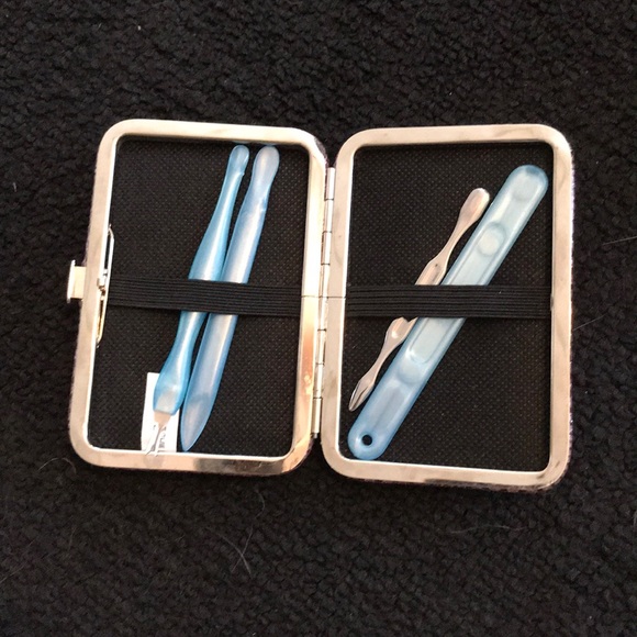 Nail kit - Picture 1 of 2